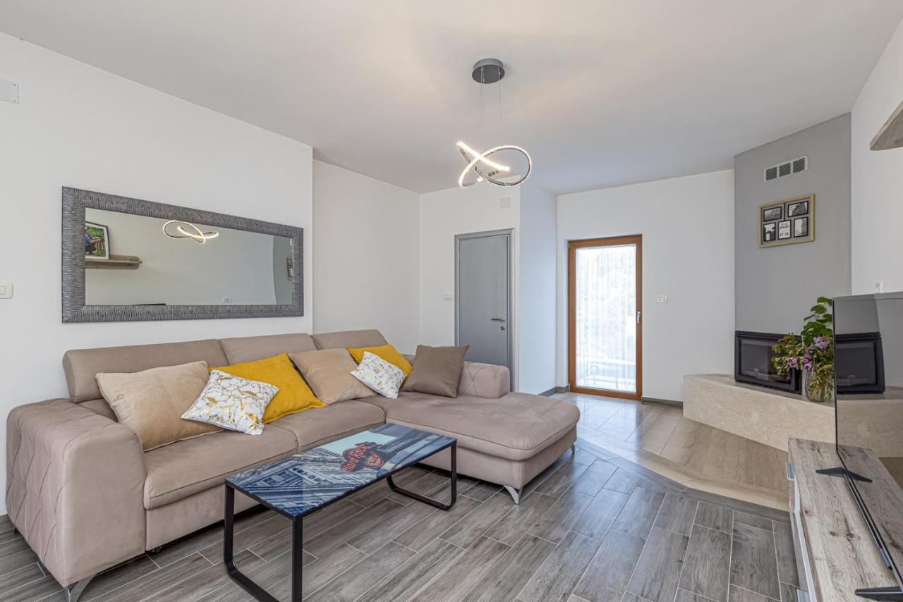 Holiday House Lidia I Rina Pićan المظهر الخارجي الصورة