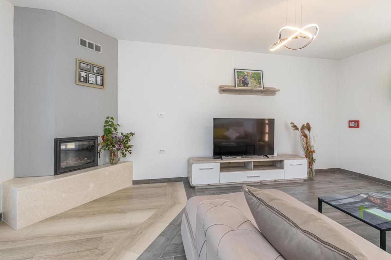 Holiday House Lidia I Rina Pićan المظهر الخارجي الصورة