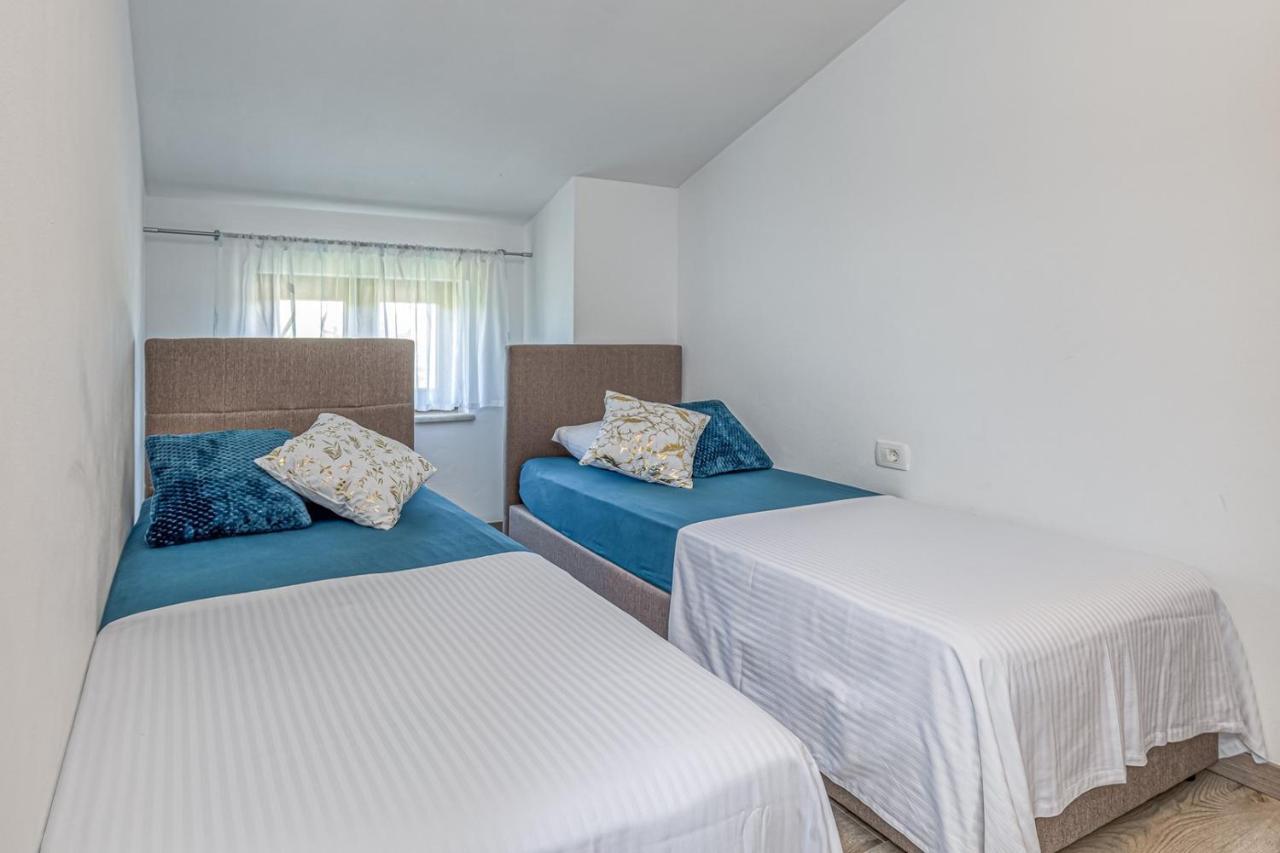 Holiday House Lidia I Rina Pićan المظهر الخارجي الصورة