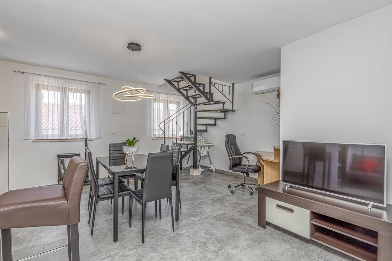 Holiday House Lidia I Rina Pićan المظهر الخارجي الصورة