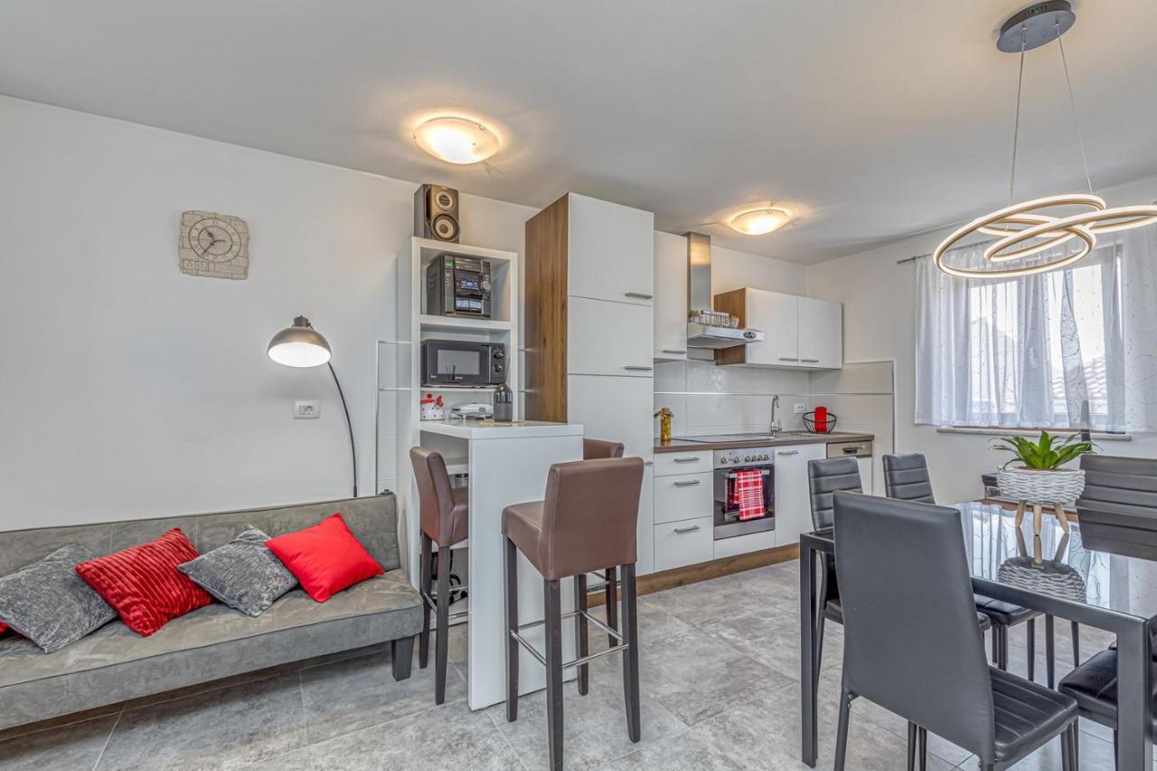 Holiday House Lidia I Rina Pićan المظهر الخارجي الصورة